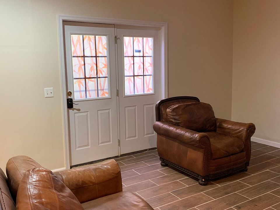 FAMILY ROOM SHOWING ENTRANCE