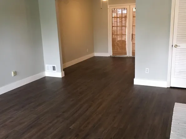 111 Old Ferry Way, Roswell, GA 30076