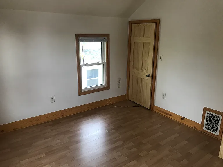 834 Franklin St — Photo 13