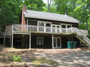 68 Mink Ln, Bushkill, PA 18324