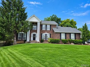 14 Ludwigs Oak Ct, Saint Charles, MO 63303