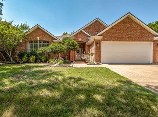2817 Birmingham Dr, Grand Prairie, TX 75052