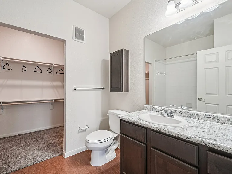Culebra Creek Apartments — Photo 11