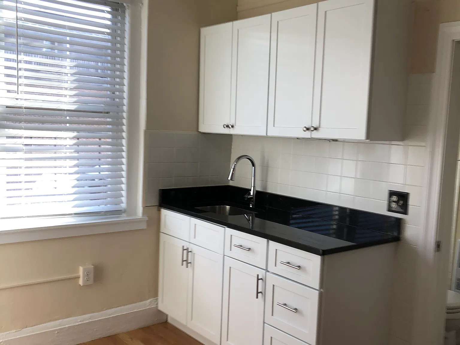 Studio, 1.0 bath, 275 sqft, $1,350 — Photo 3