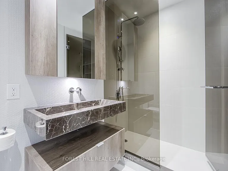 11 Yorkville Ave #2506 — Photo 22