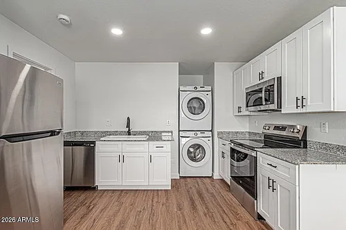 3153 W Sweetwater Ave #2 Photo 1 3153 W Sweetwater Ave #2 Photo 1