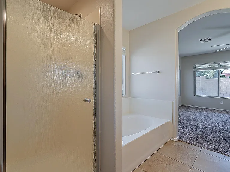 718 W Baylor Ln — Photo 31