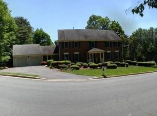 1889 Cove Pointe Rd, Charlottesville, VA 22911