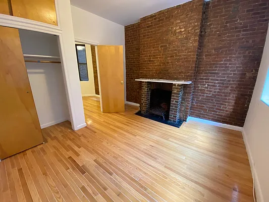 Rented by GreenVill Real Estate LLC | media 8