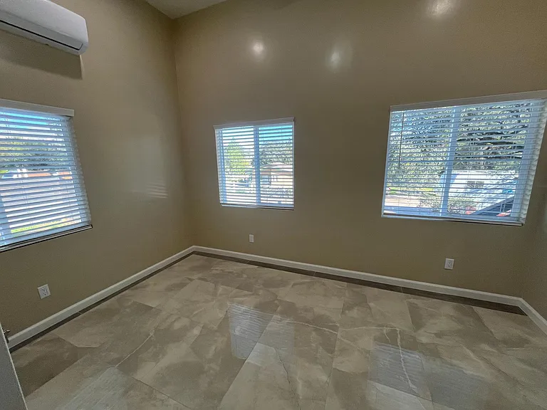 2739 Eltinge Dr — Photo 18