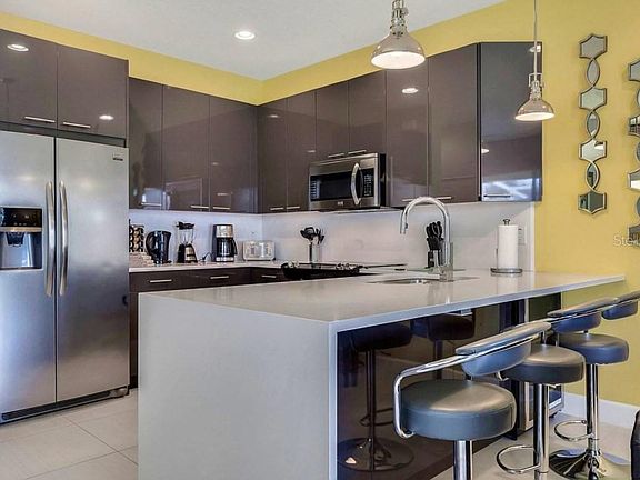 3rd image of 1521 Retreat Cir