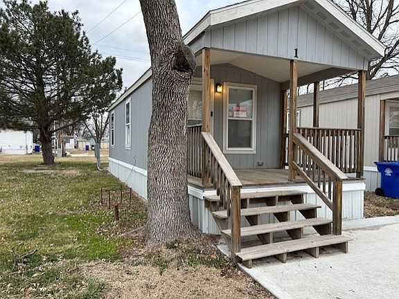 2nd image of 1909 Millers Ln #Townhouse 1