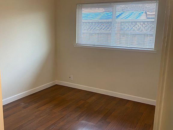 5th image of 2102 Lynnhaven Dr #1