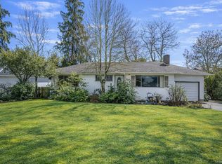 3313 Rolston Cres, Saanich, BC V8Z 4N9