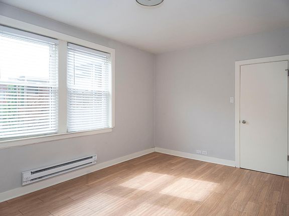 4th image of 511 W Belmont Ave #370