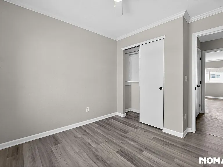 454 E 77th Pl — Photo 19