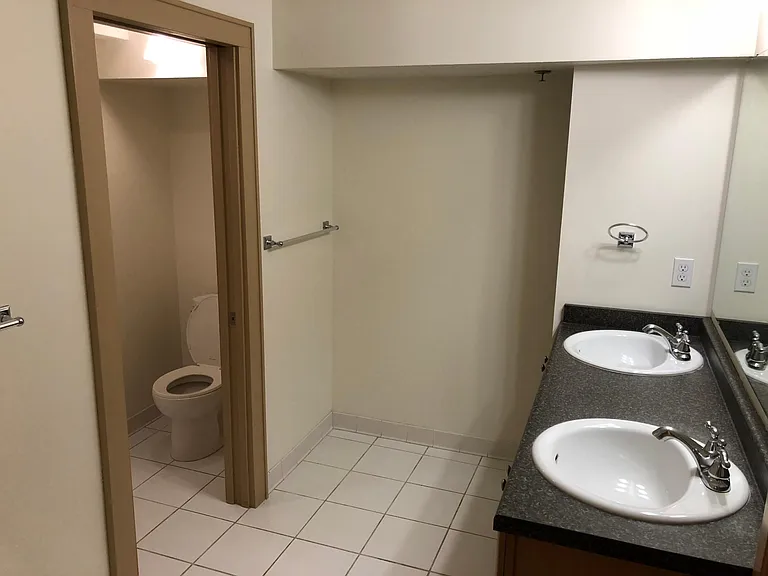 2716 Hennepin Ave S #B1 — Photo 14