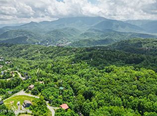 Twin Oaks Rd #39, Gatlinburg, TN 37738