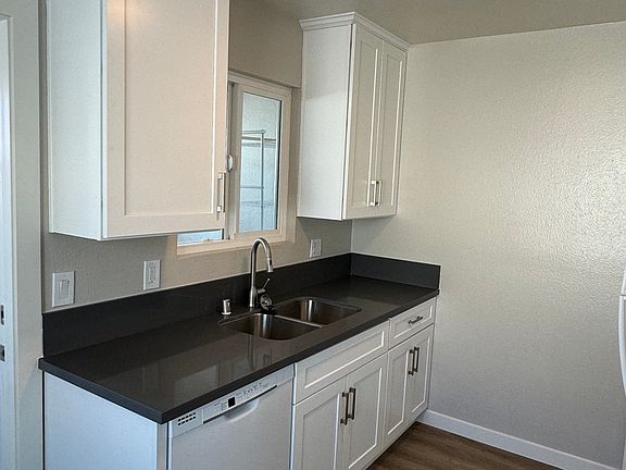 2nd image of 3042 Garrison St