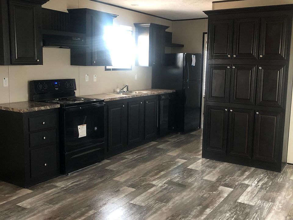 2nd image of 504 Fairview St