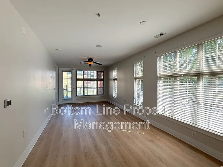 1101 W 1st St #105 — Photo 9