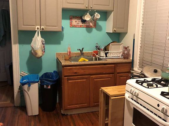 3rd image of 850 Revere Ave