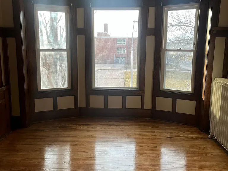 2135 W Juneau Ave — Photo 8