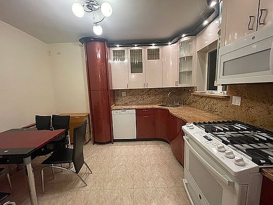 2nd image of 64-14 Asquith Cres #1
