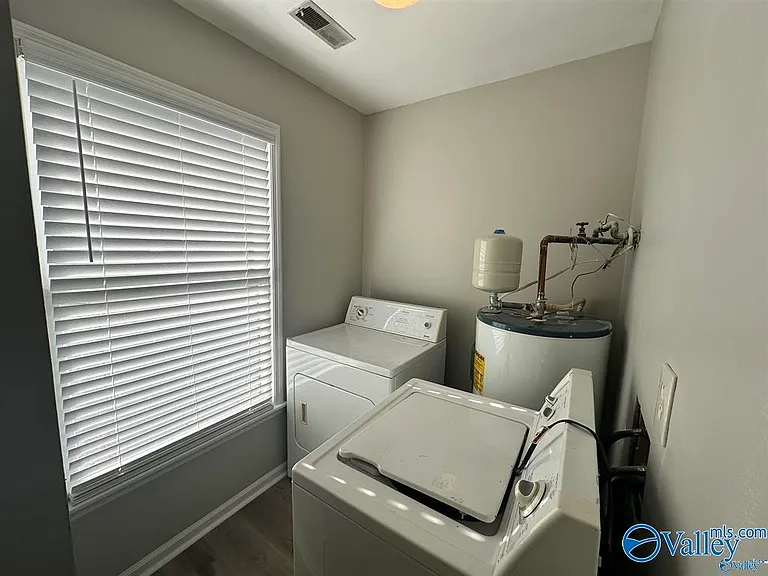 7520 Clubfield Dr SW — Photo 16
