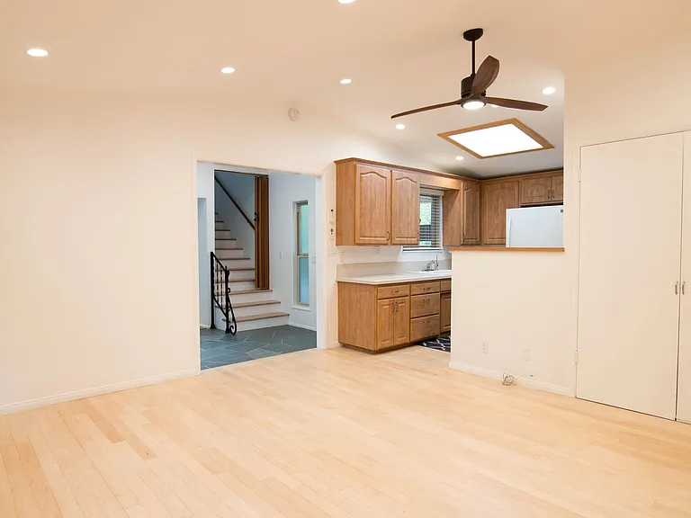 2604 Foothill Rd — Photo 8