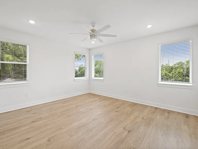 1608 Kit Cir — Photo 17