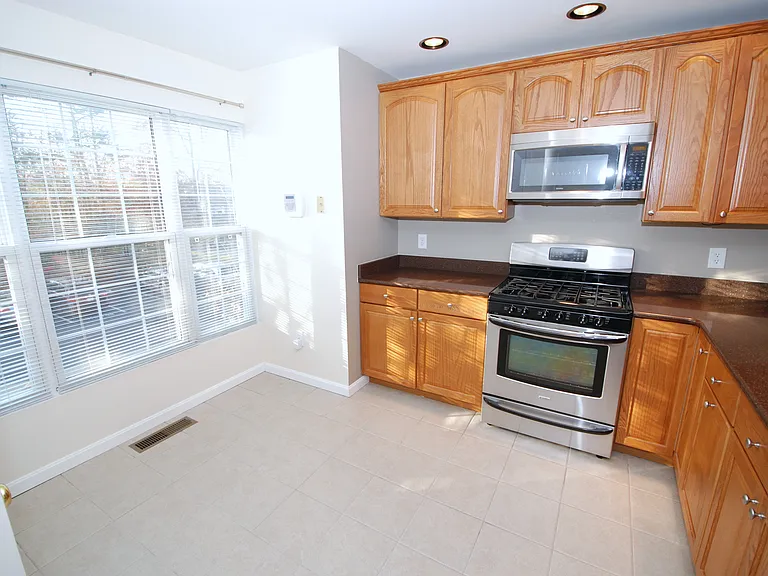 13500 Darter Ct — Photo 6