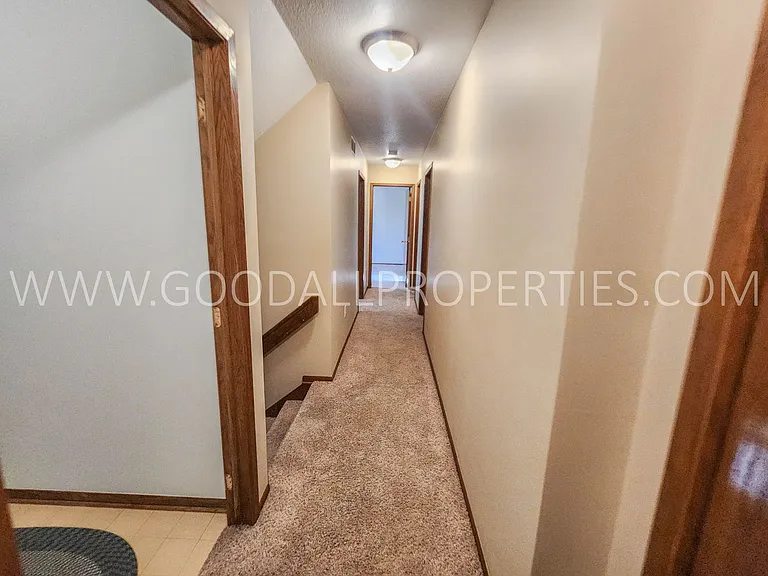 924 Prairie View Dr — Photo 21