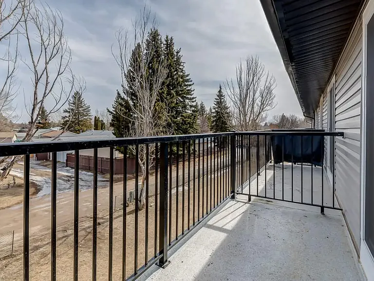 26 Maxwell Cres — Photo 14