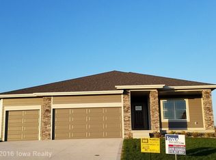 2011 Wethersfield Dr, Norwalk, IA 50211
