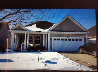 3915 Hillsdale Dr, Auburn Hills, MI