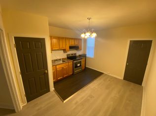 1739 Roselyn St #1F, Philadelphia, PA 19141