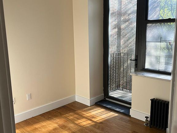 4th image of 941 Washington Ave #500