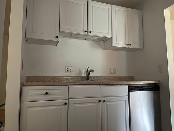 4th image of 536 E Fox Hills Dr #12