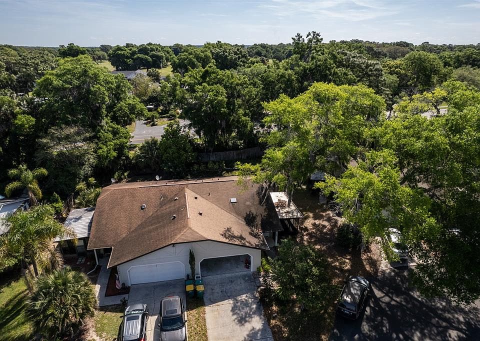1st image of 1104 Golf Club Ct