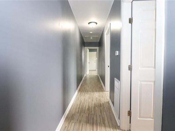 4th image of 832 Avenue F