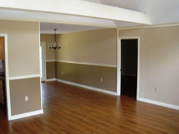 Beautiful painted Family and Dining Rooms