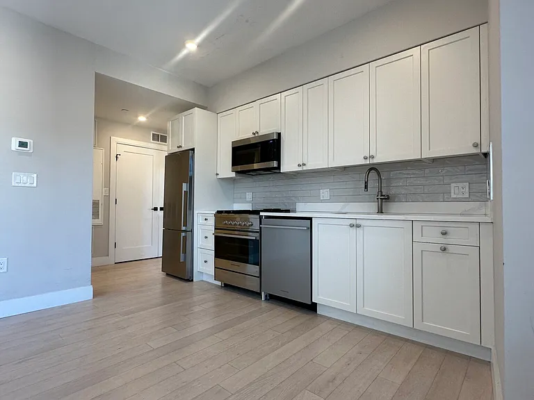 197 Green St #307 — Photo 13
