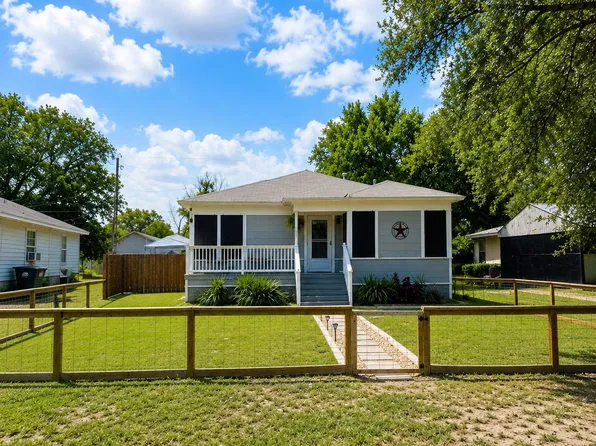 505 Lee St, Smithville, TX 78957
