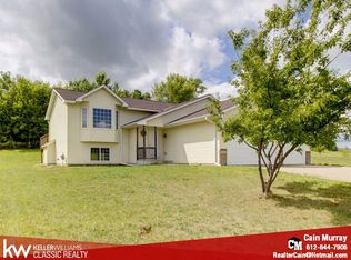 612 Deer Trl, Montgomery, MN 56069