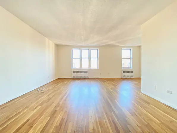 14350 Barclay Ave APT 2A, Flushing, NY 11355