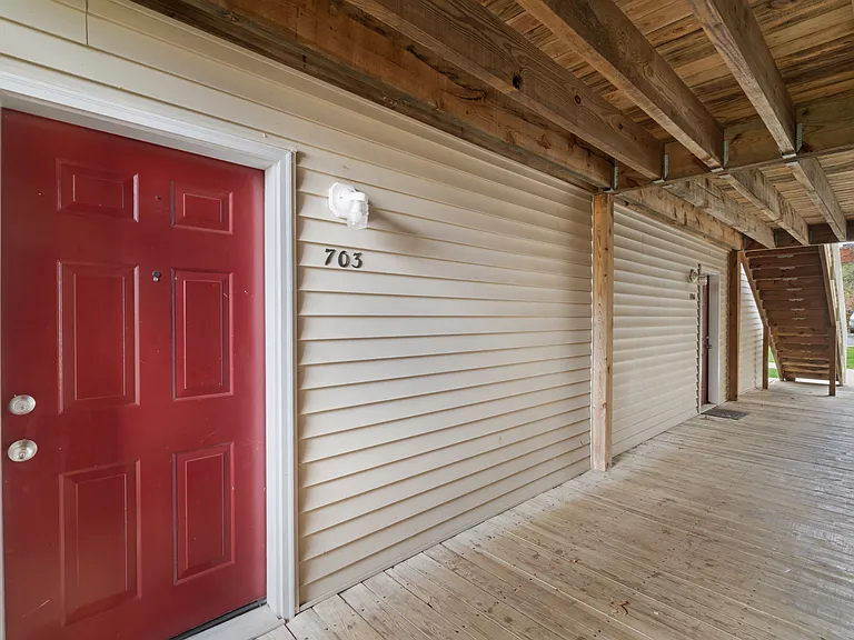701 Tallwood Ln — Photo 17