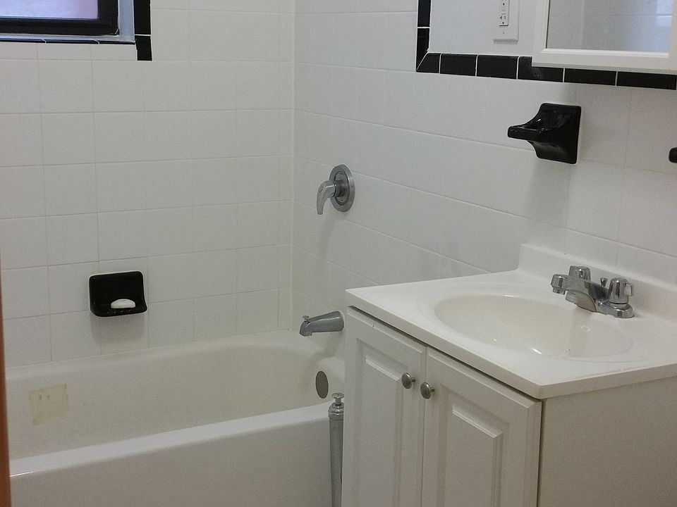 2nd image of 4545 46th St APT 5D