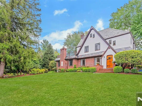 100 Norma Road, Harrington Park, NJ 07640