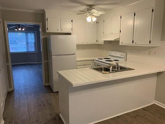 4th image of 860 Spring Forest Rd